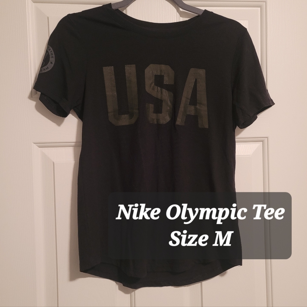 Womens Nike Tee